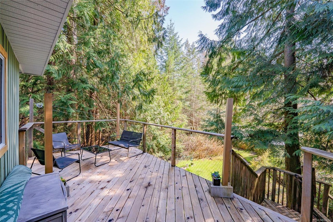 447 Berg Rd