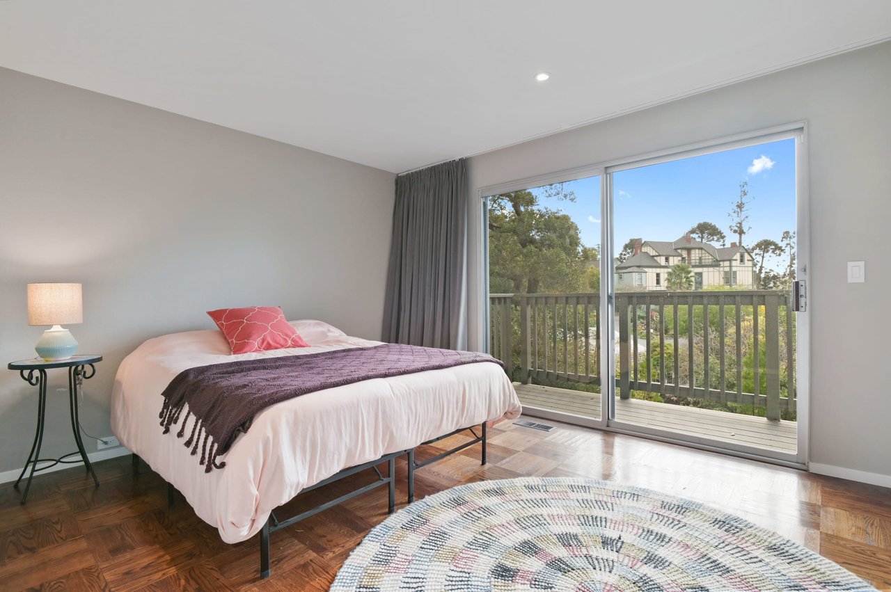 33 Bonnie Brae Dr