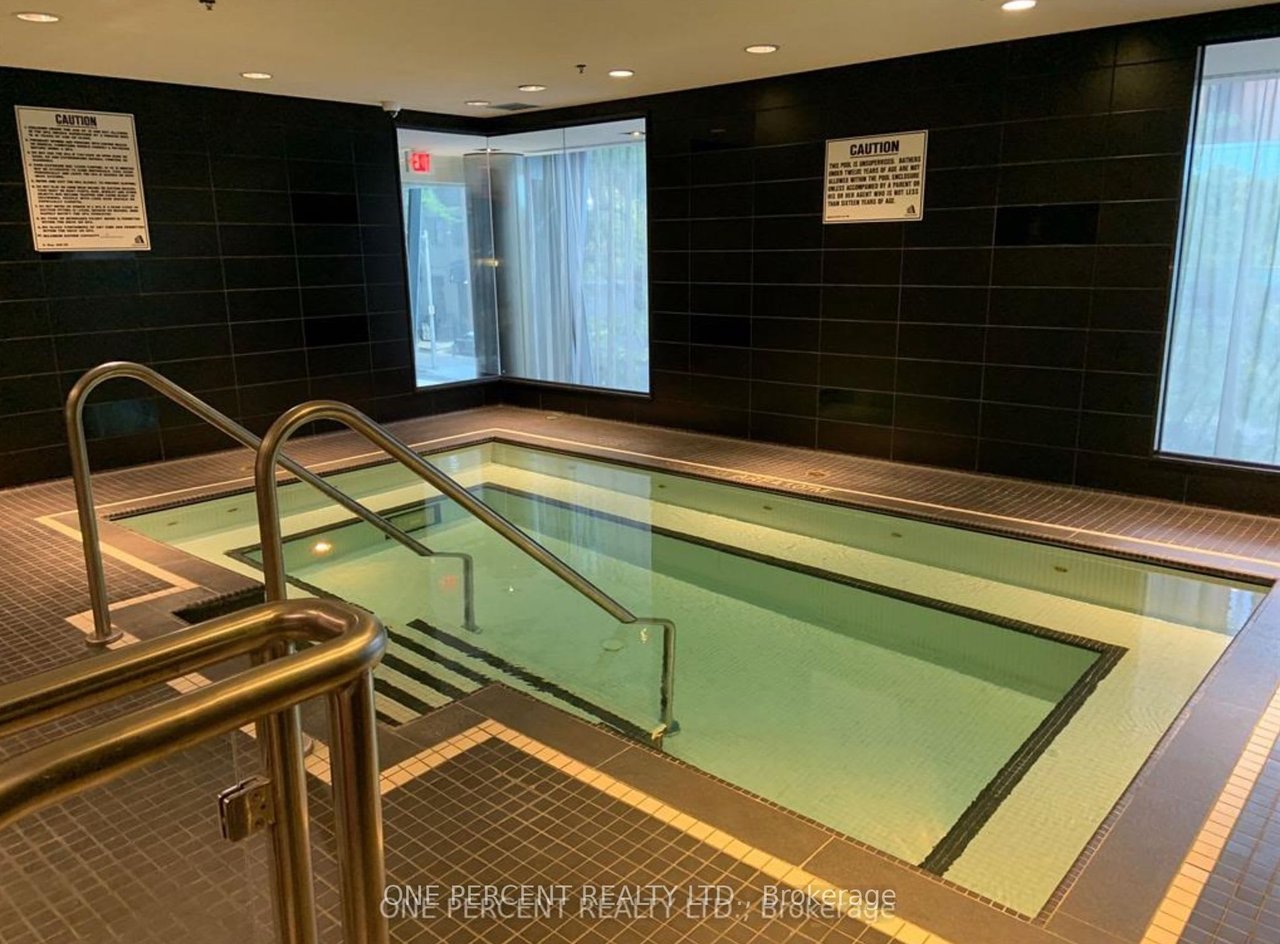 28 Ted Rogers Way 1109