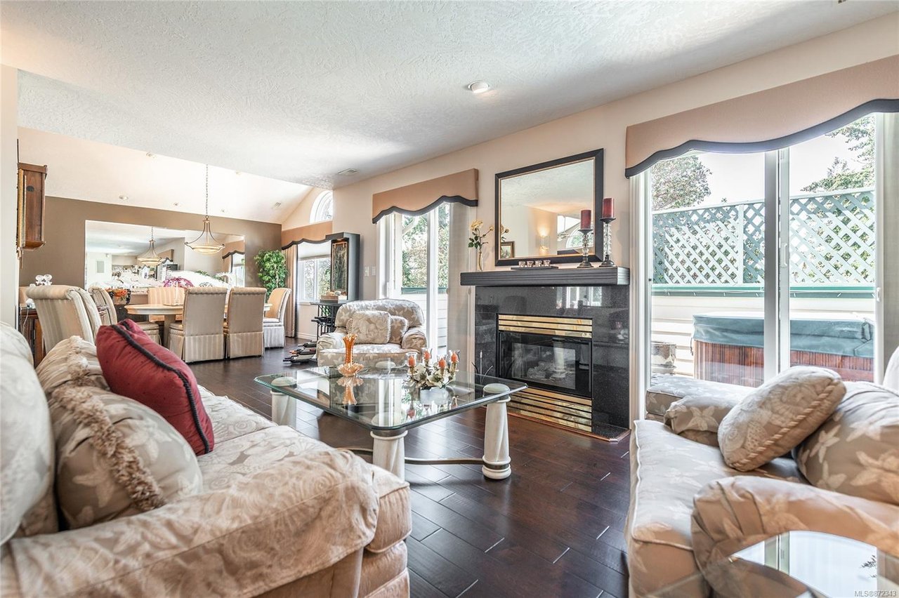 24-108 Aldersmith Pl