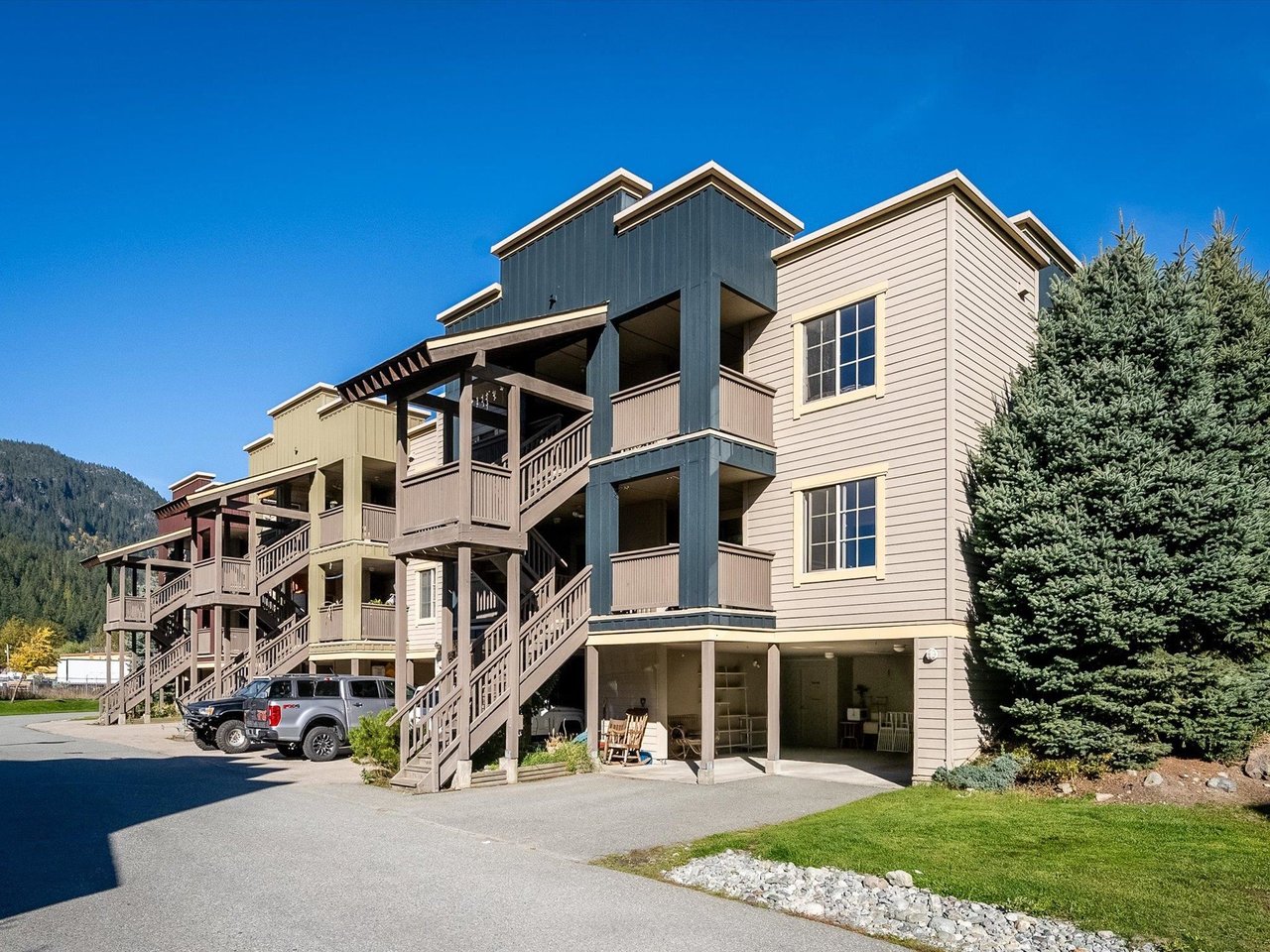 1-1442 Vine Rd