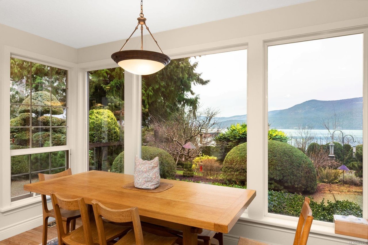 4349 Kingscote Rd, Cobble Hill