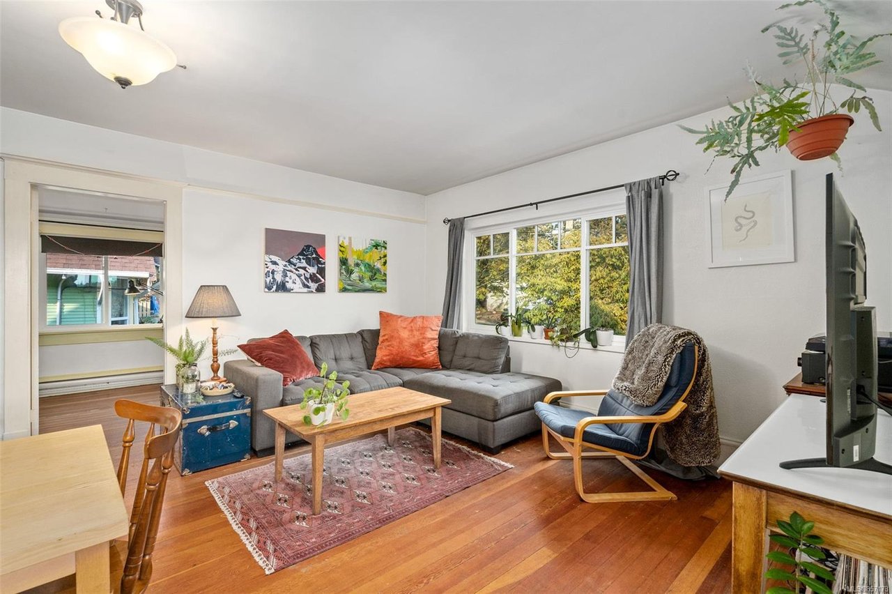 2632 Fernwood Rd