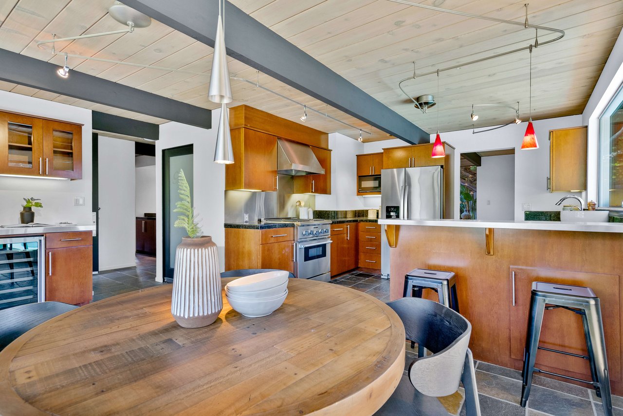 958 Eichler Drive