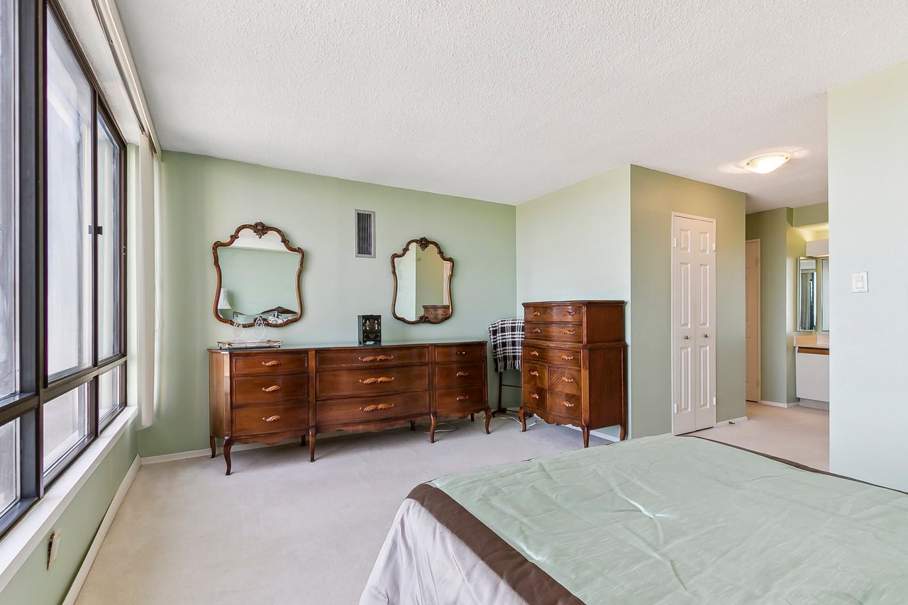 65 Skymark Drive #1407