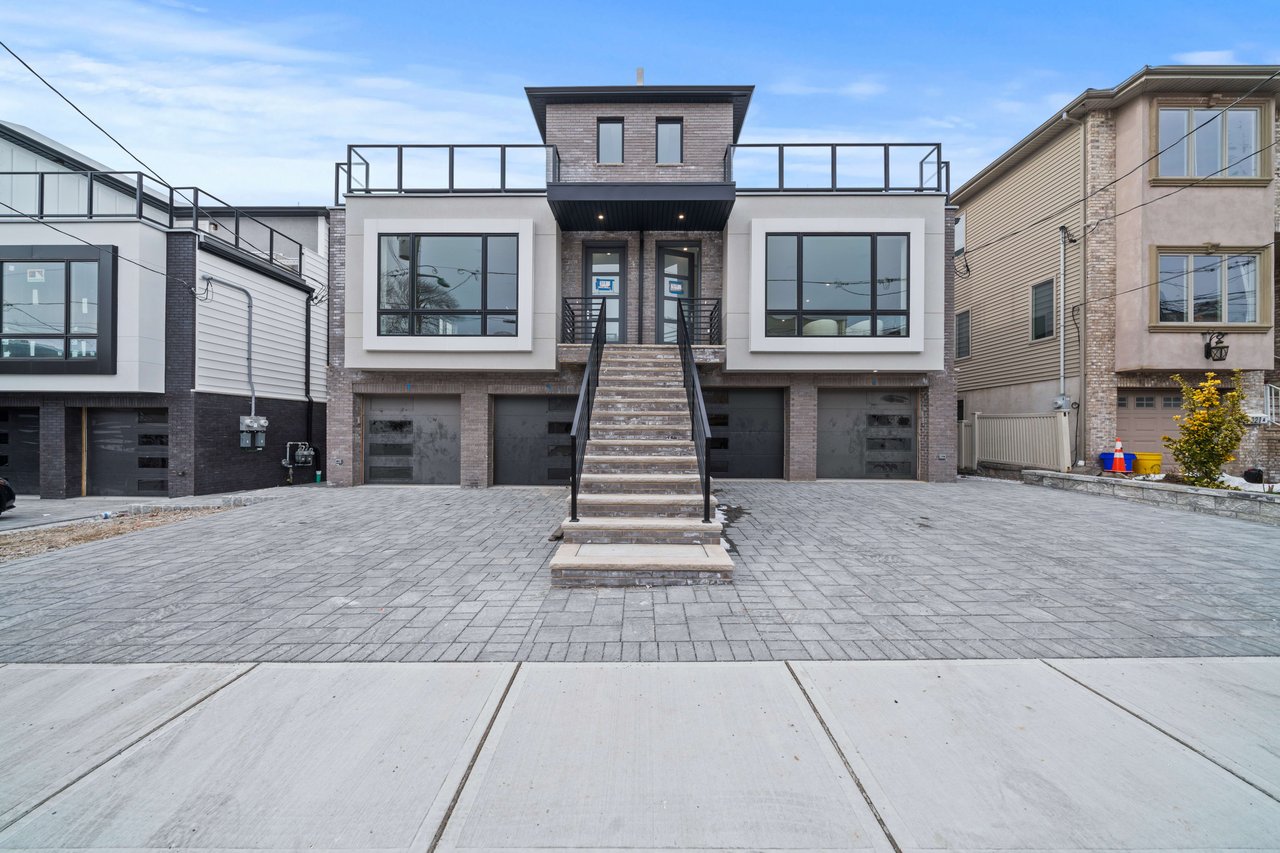 313 8th Street 1