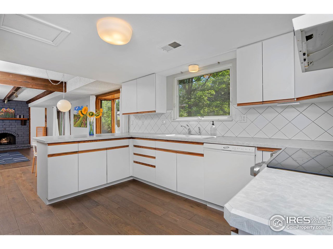 7384 GLACIER VIEW RD