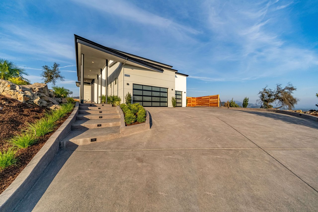 3927 Rincon Ridge Drive