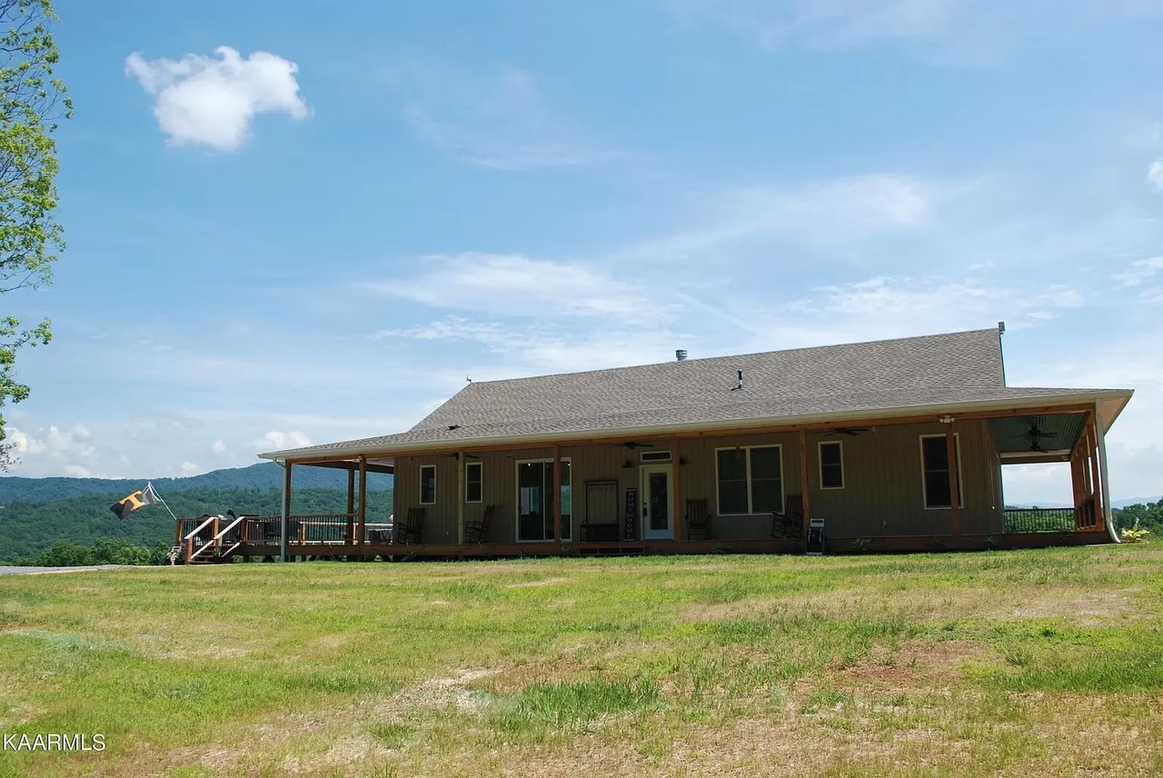 2115 Bob Irwin Rd