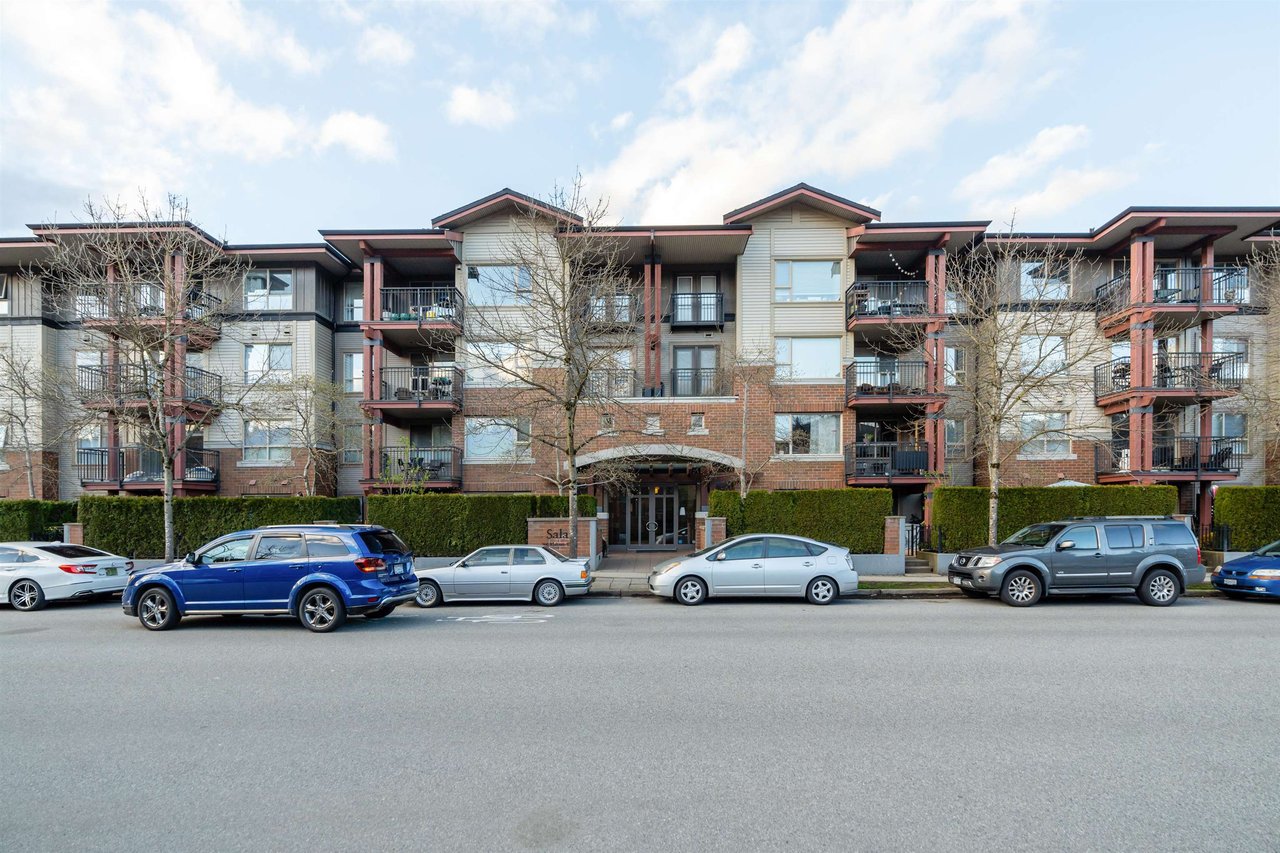 203-200 Klahanie Dr