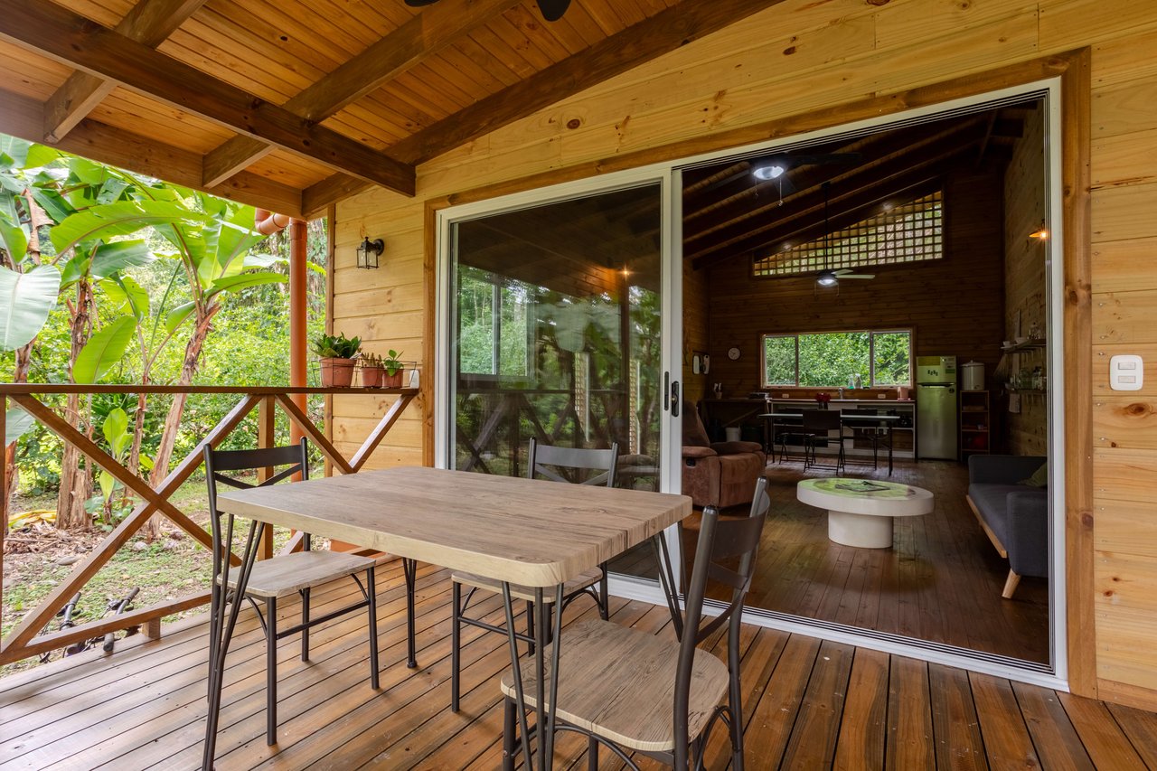 BARU RIVERFRONT HOME CLOSE TO THE BEACH IN DOMINICAL COSTA RICA