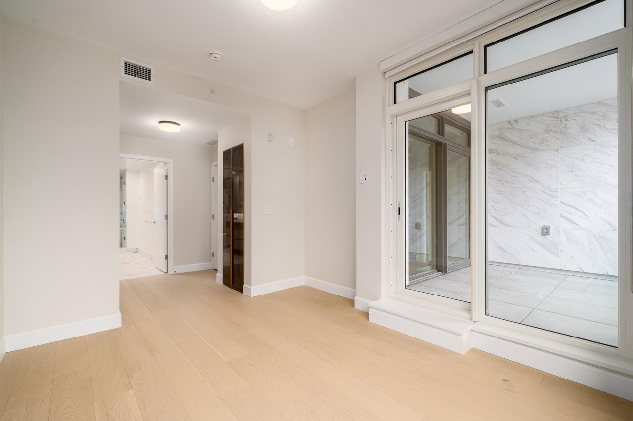 203-3668 W 10th Ave