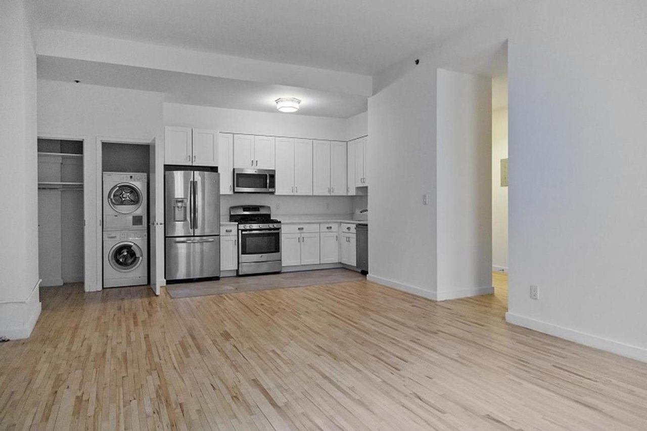 135 William Street, Apt 3-FLR