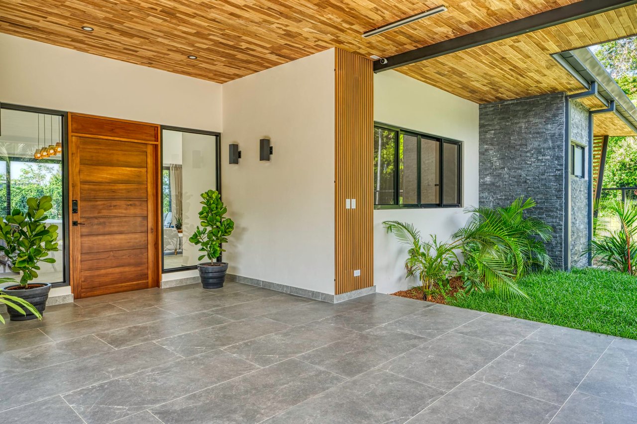 Luxury Beach House in Uvita