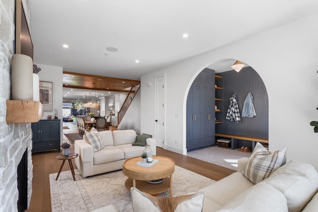 732 Westmoreland Cres
