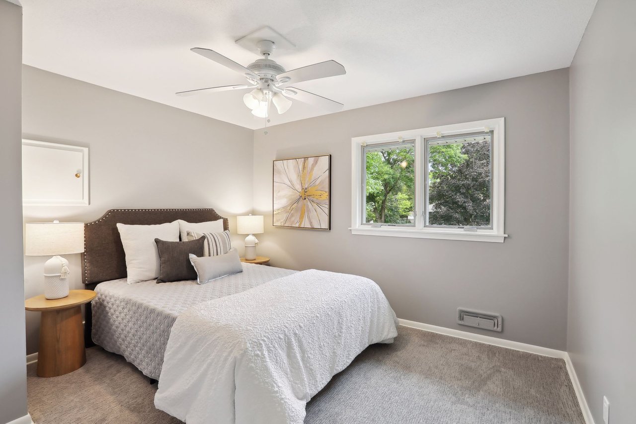 2460 Zealand Ave N, Golden Valley
