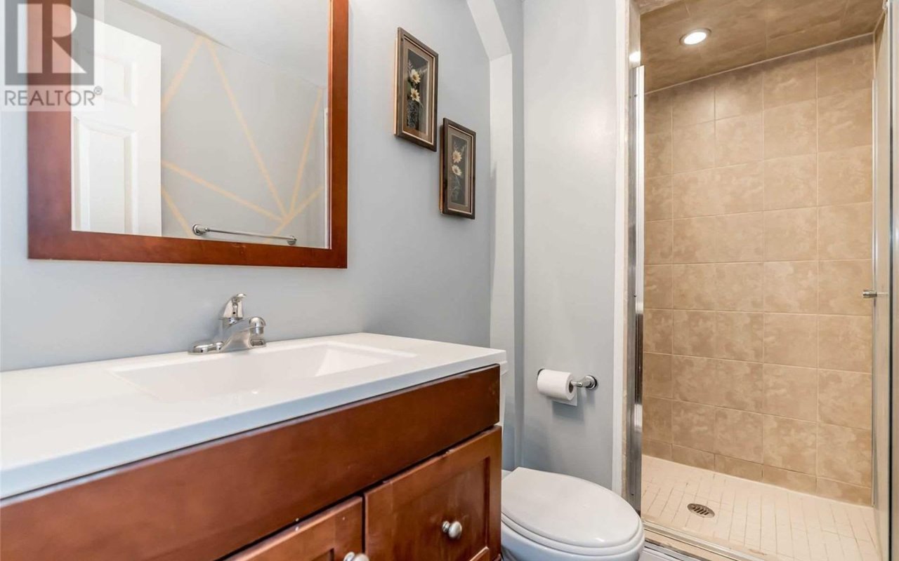 66 Potter Cres