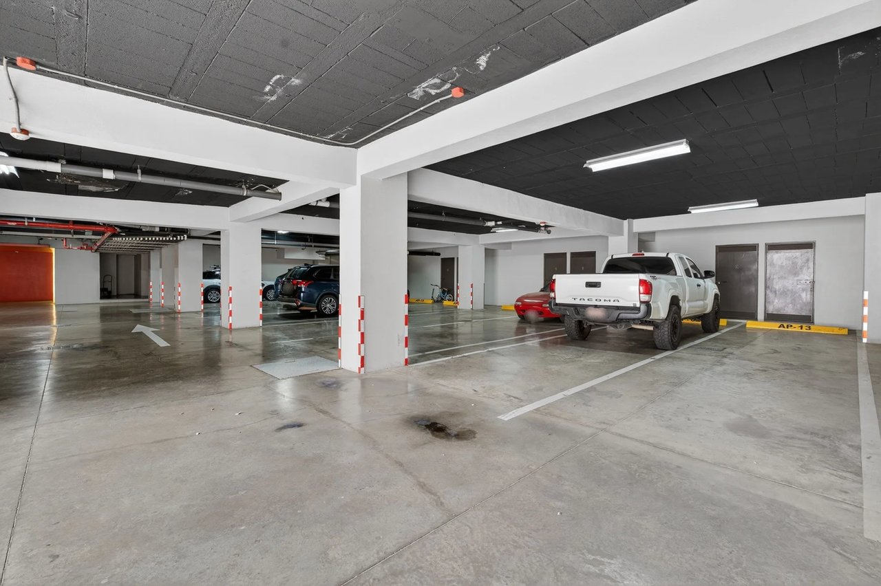 Cathedral Ceiling Luxury Penthouse, Escazu, San Jose