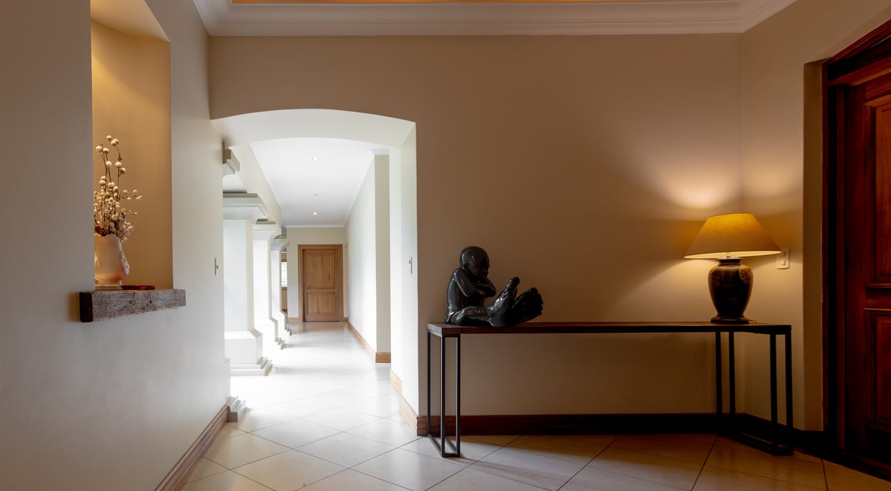Single Level Gated Residence, Santa Ana, San Jose