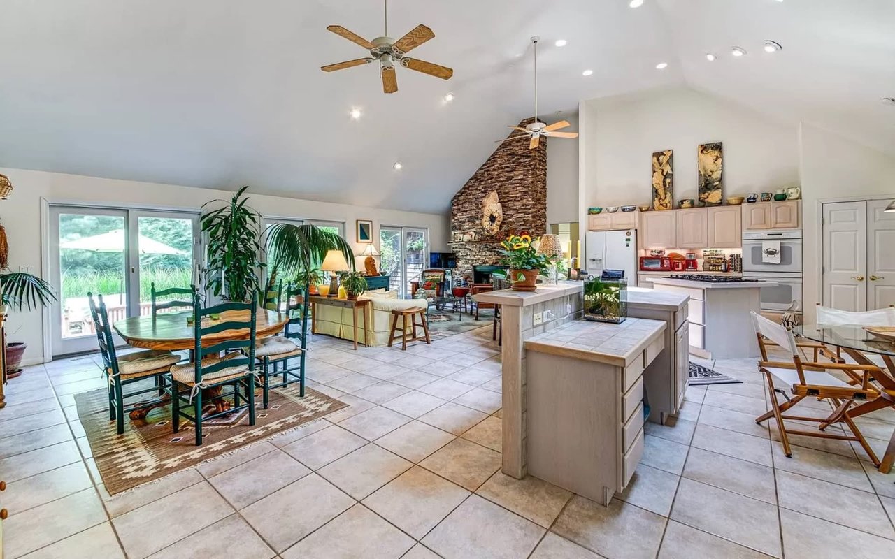 163 Talmage Farm Ln