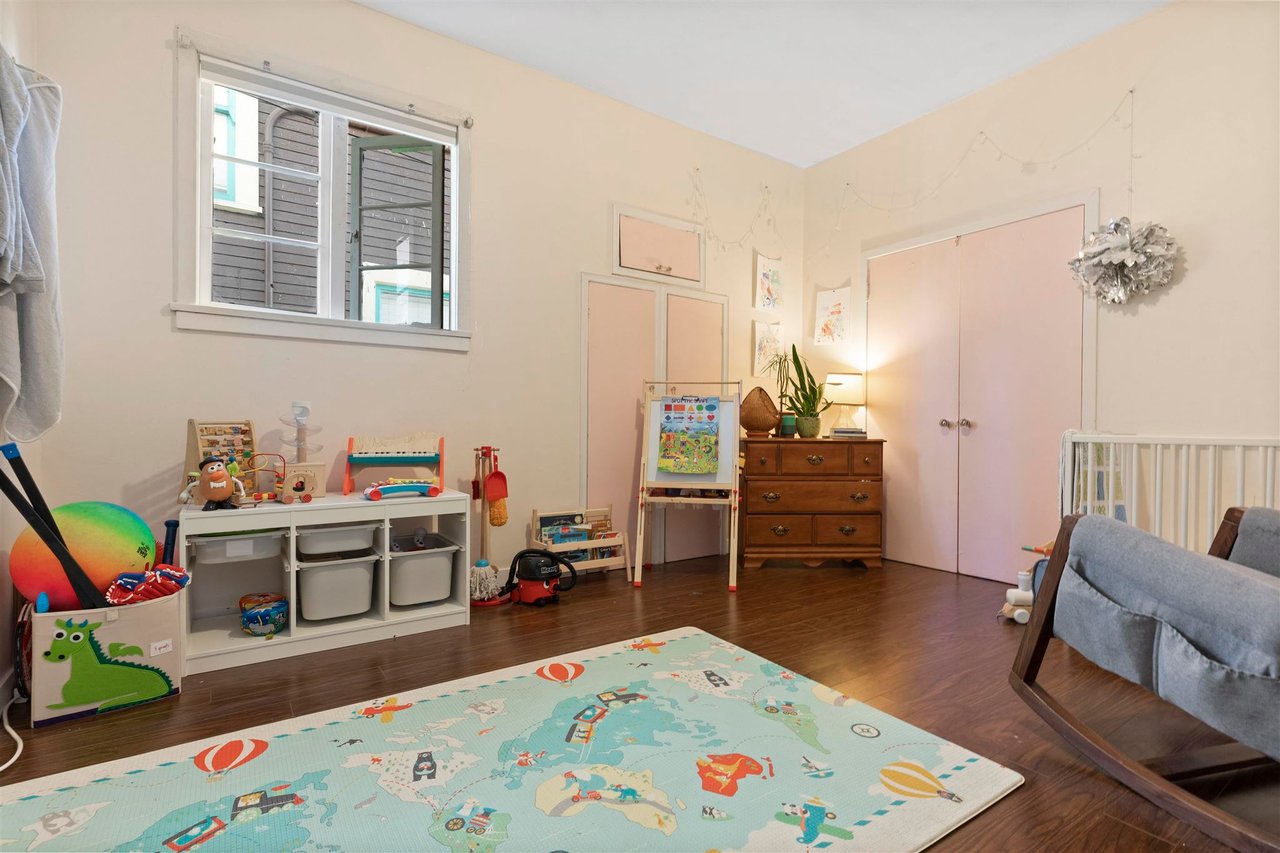 982 E 28th Ave