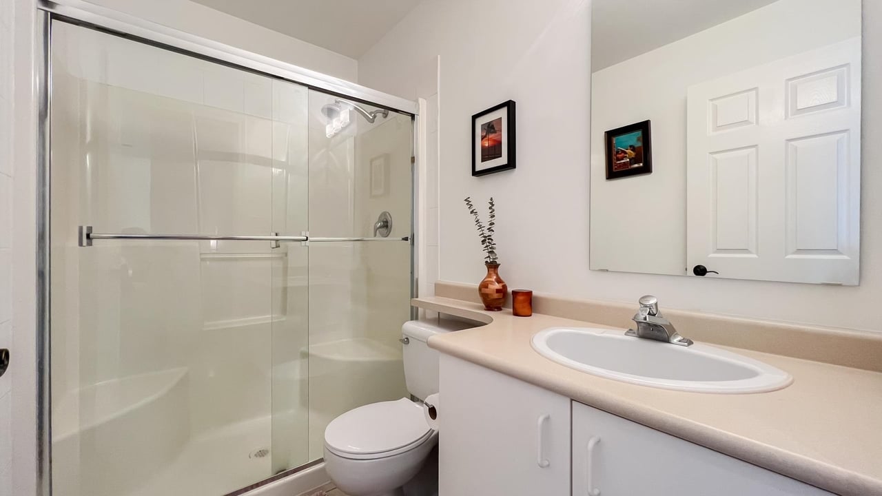 53-650 Roche Point Dr