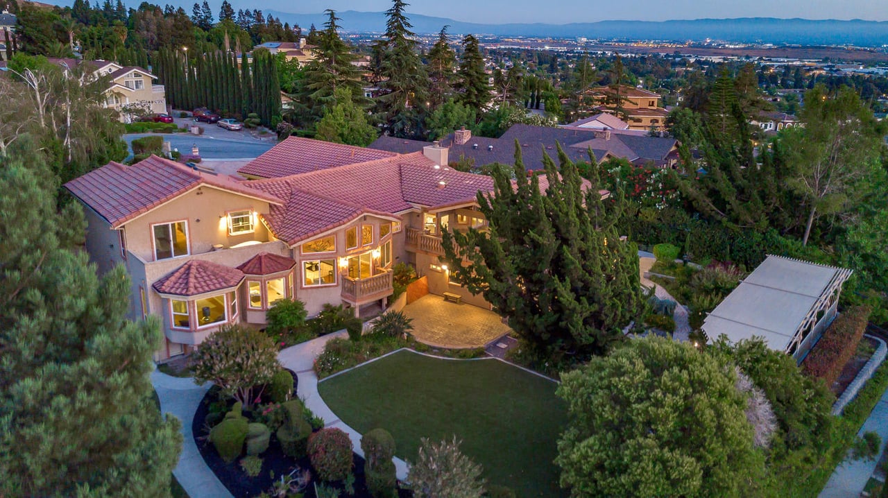 Spectacular Weibel  Residence in Fremont