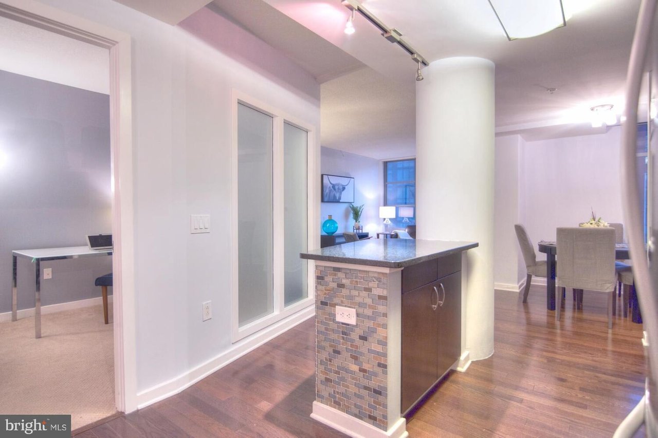 475 K St NW, # 819