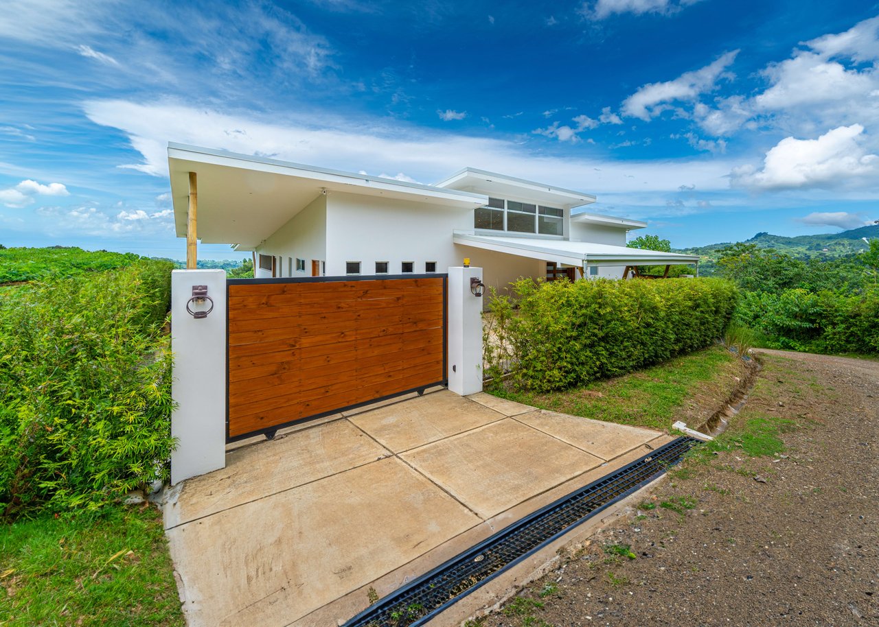 MarMistique Haven, Modern Tropical Home with Panoramic Ocean Views!