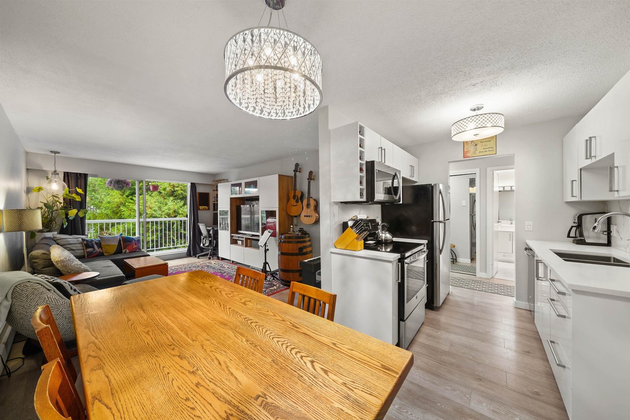 317-371 Ellesmere Ave