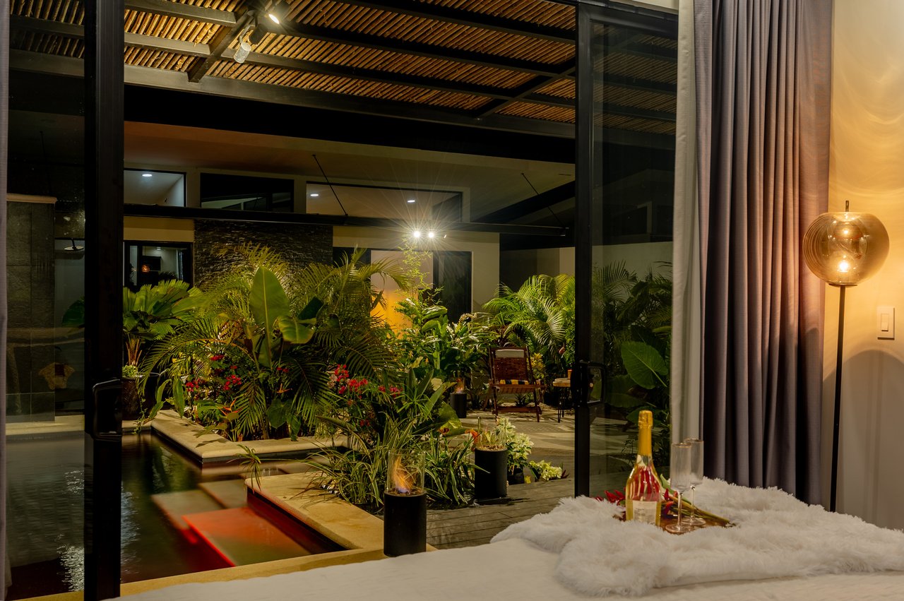 Tropical Courtyard Pool Villa, Papagayo, Guanacaste