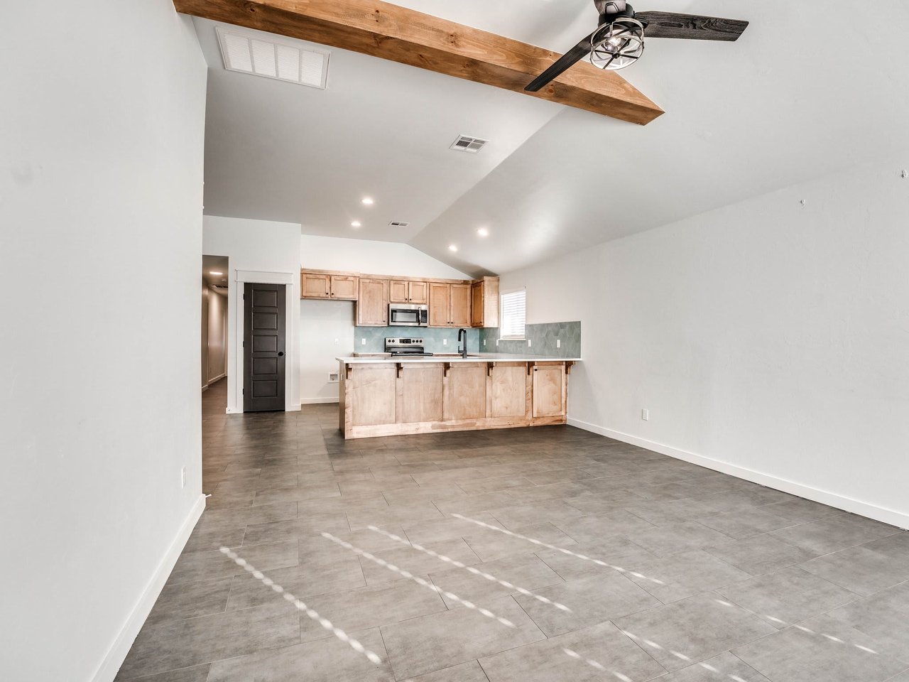1218 Kingston Rd 