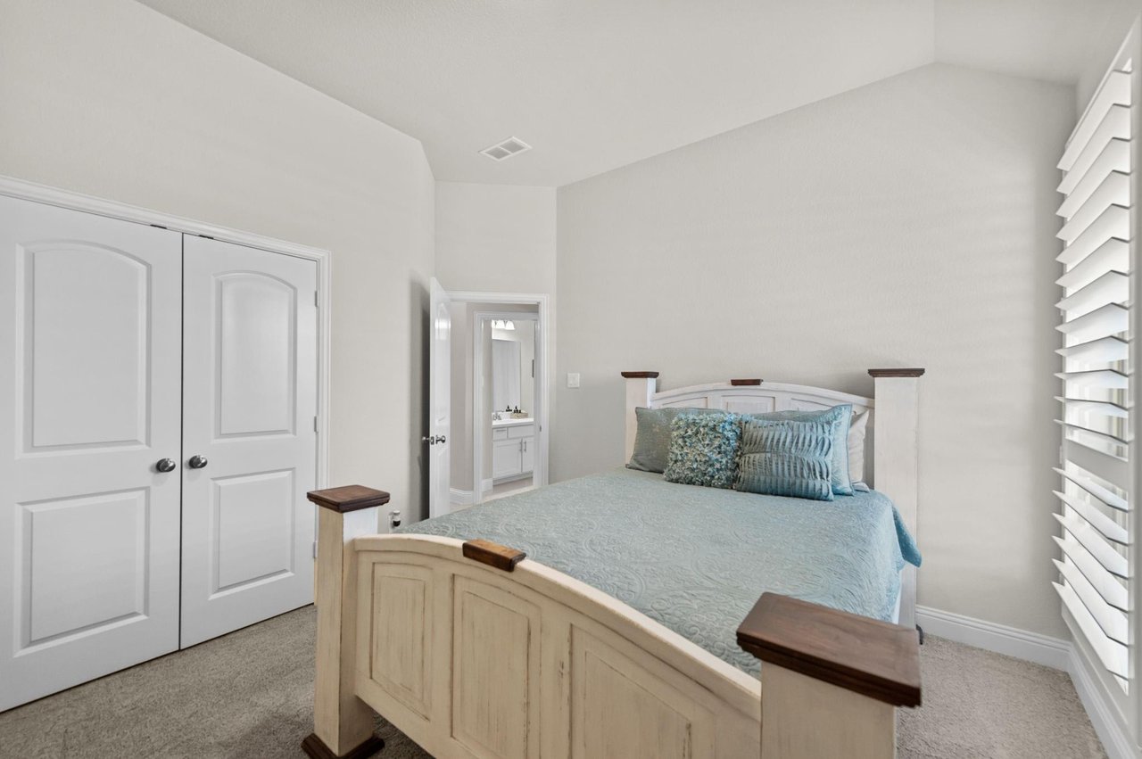 1537 Jocelyn Drive