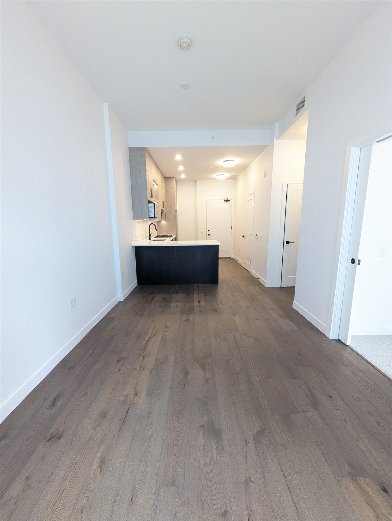 106-6859 Cambie St