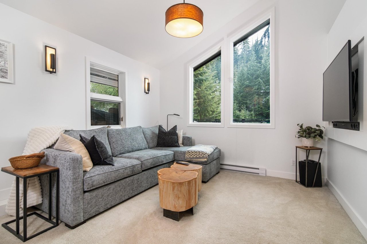 3369 Panorama Ridge