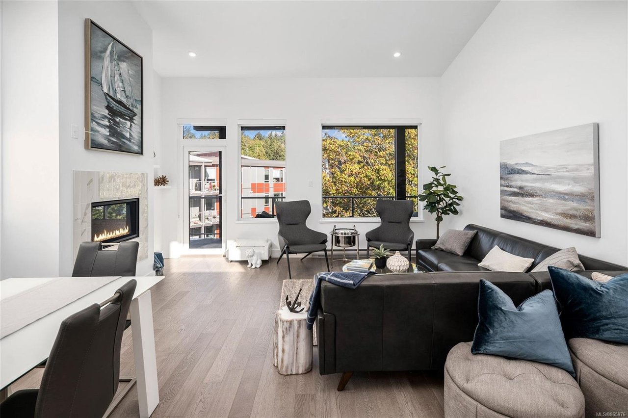 405-10660 McDonald Park Rd, North Saanich