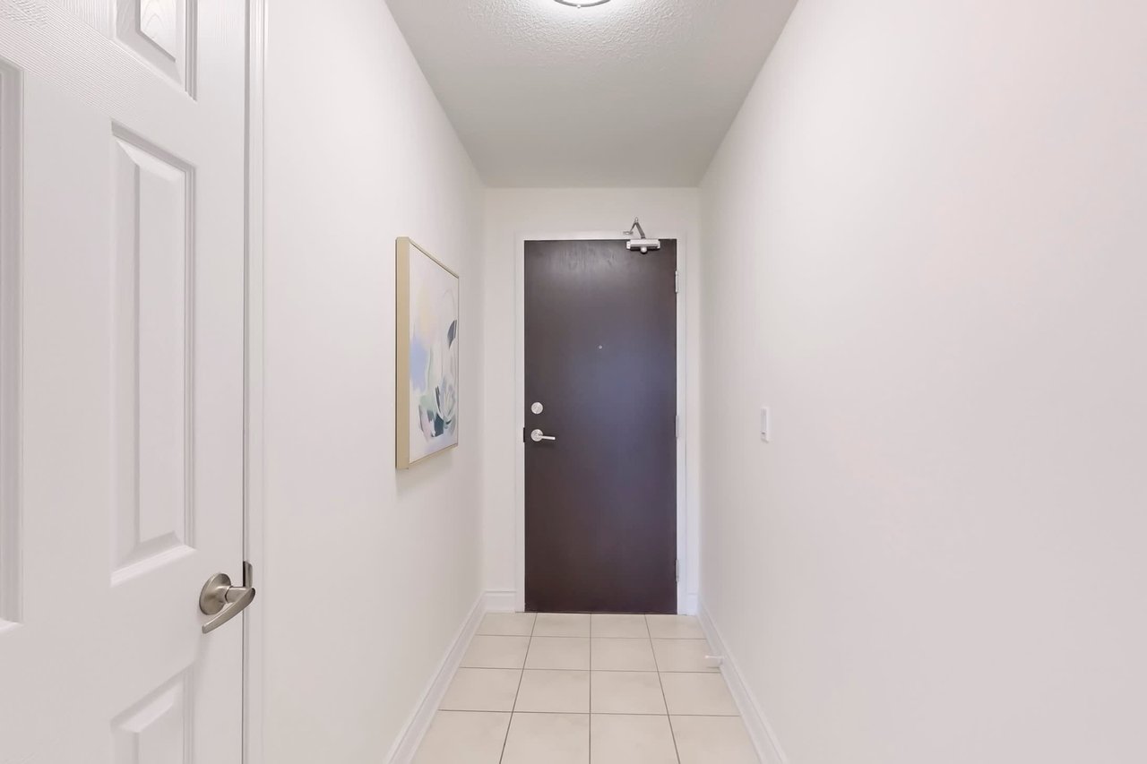 75 King William Cres Unit: LPH13