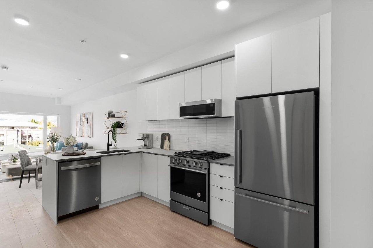 310-2345 Rindall Ave Ave