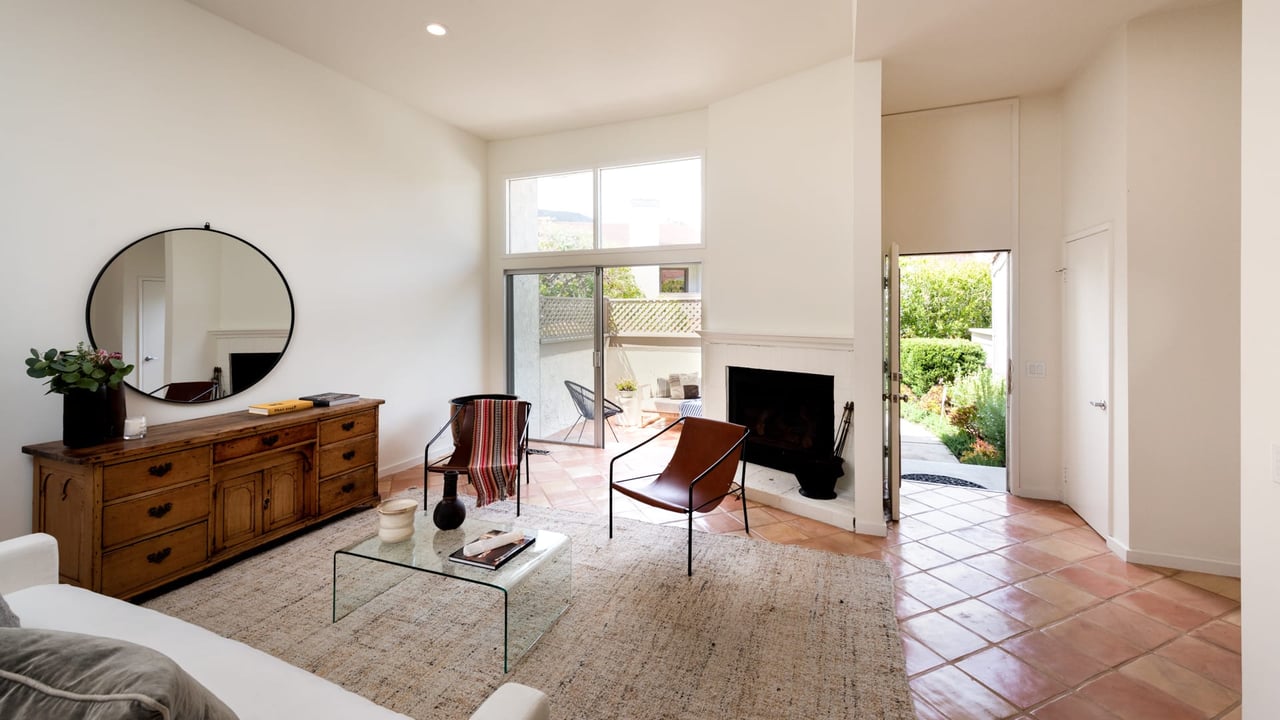 17098 Palisades Cir