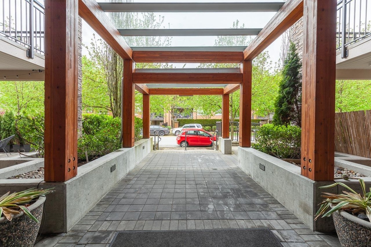301-701 Klahanie Drive, Port Moody