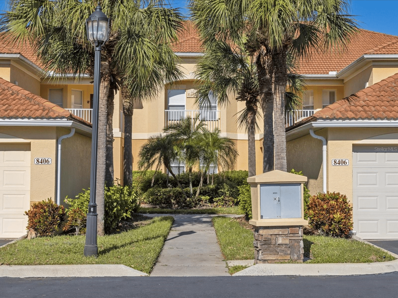 🏦💦 PENDING 💦🏦 @8406 WETHERSFIELD RUN, #103, LAKEWOOD RANCH, FL 34202