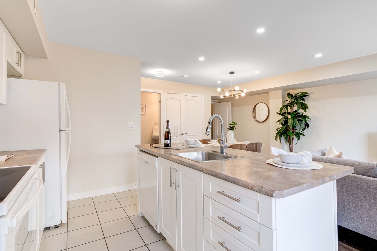 112-2 Dunsheath Way