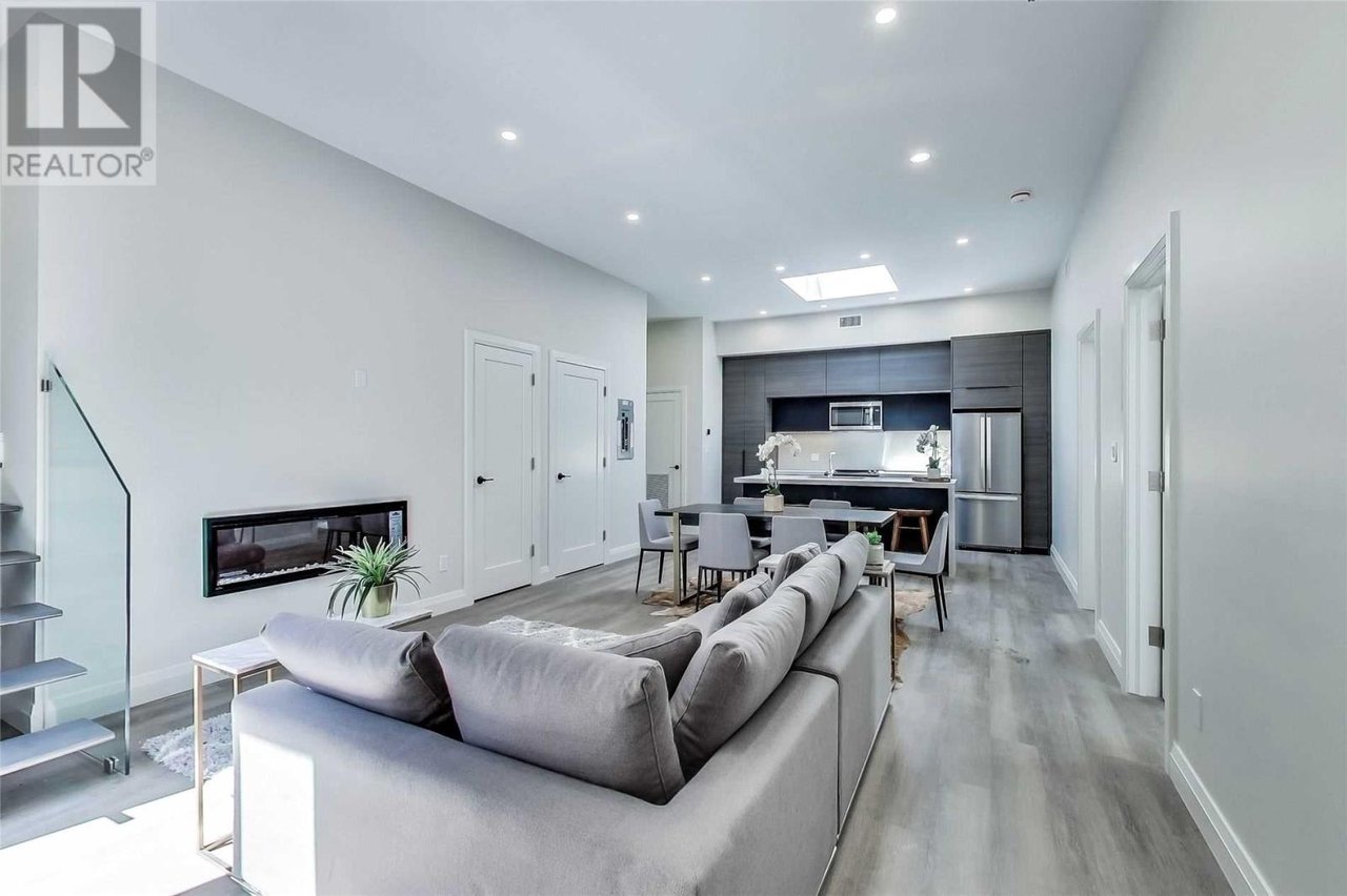 2896 Dundas St W, #2