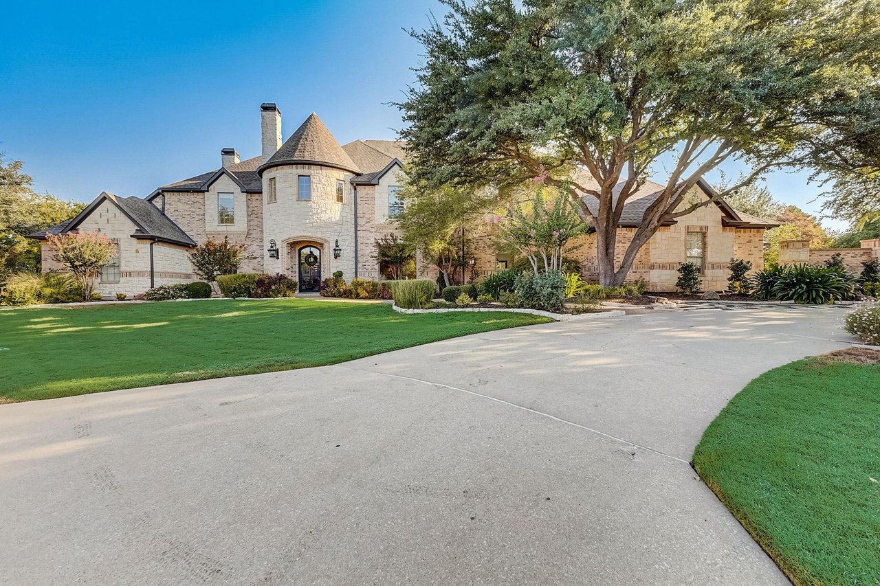 875 Saint James Court