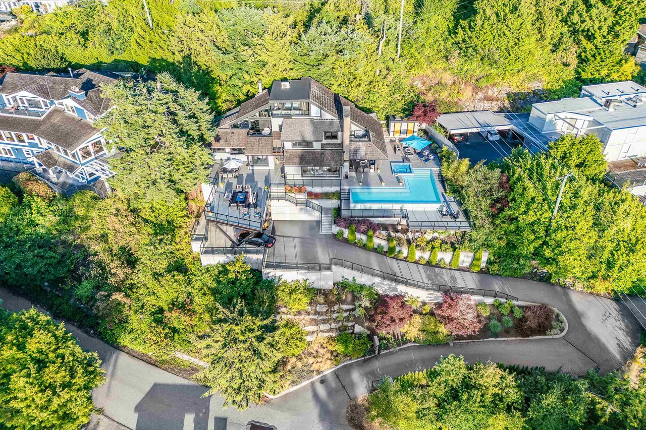 6242 St. Georges Cres