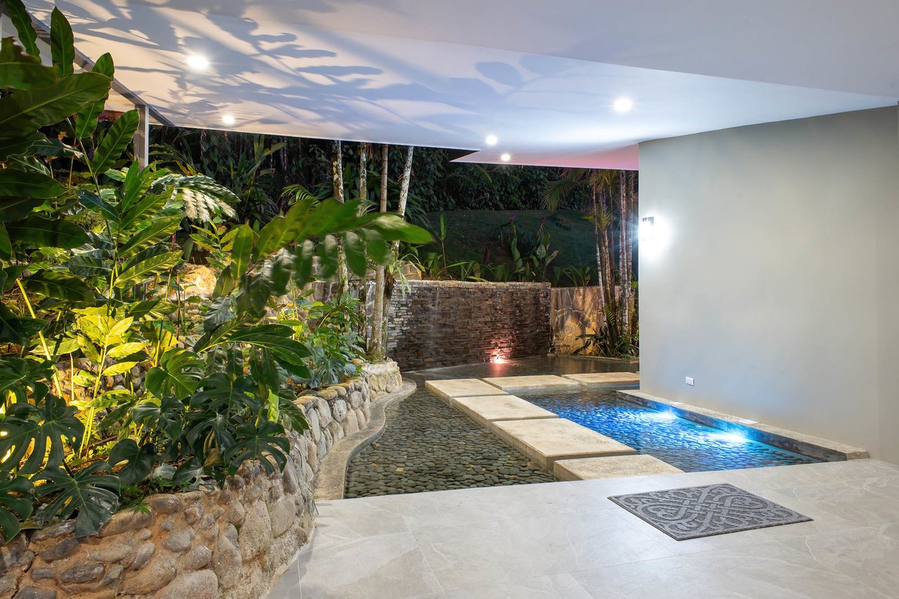 Luxurious Mountain Villa Retreat, Perez Zeledon, San Jose