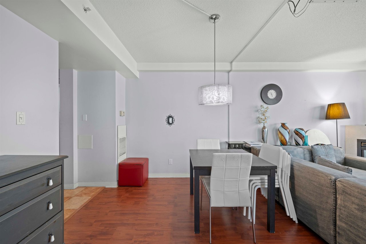 1905-63 Keefer Pl