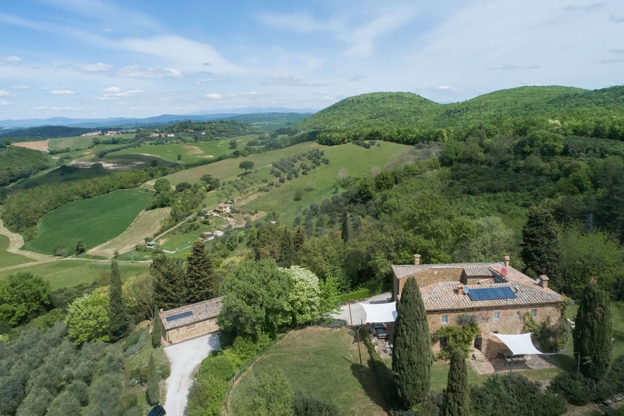 TENUTA RUSTICHELLO “Superb property for sale in the municipality of Montalcino” 