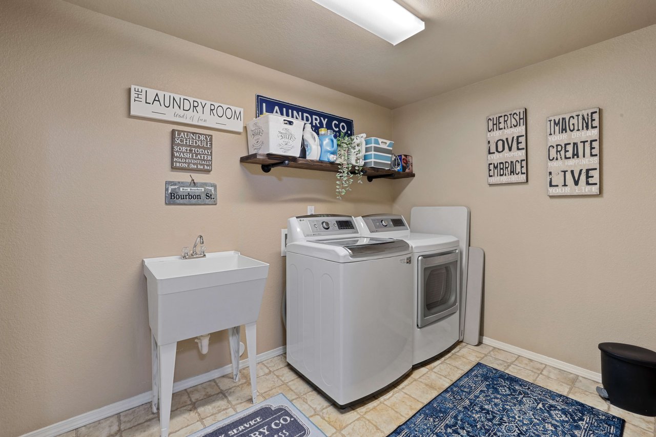 6435 Coyote Ridge CT, Colorado Springs, CO 80923