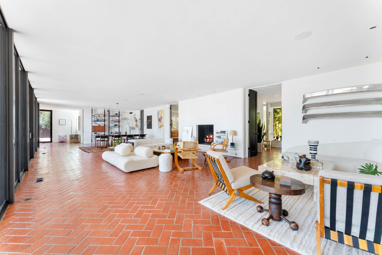 1374 Laurel Way, Beverly Hills